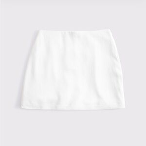 The A&F Scarlett Curve Love Linen-blend Mini Skort